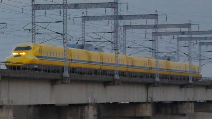 ドクターイエロー(2015.11.6) 加古川
