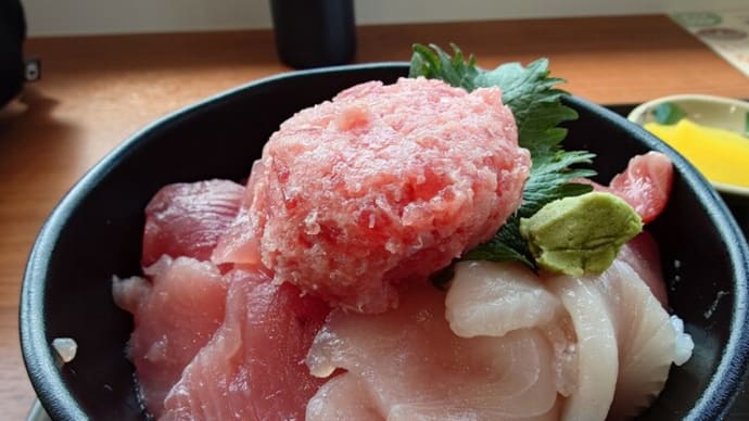まぐろレストラン2号店『四日市本店 まぐろレストラン 稲沢店』のまぐろ食べ比べ丼