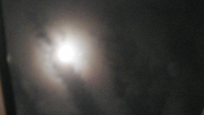 寒　望月にかかる雲