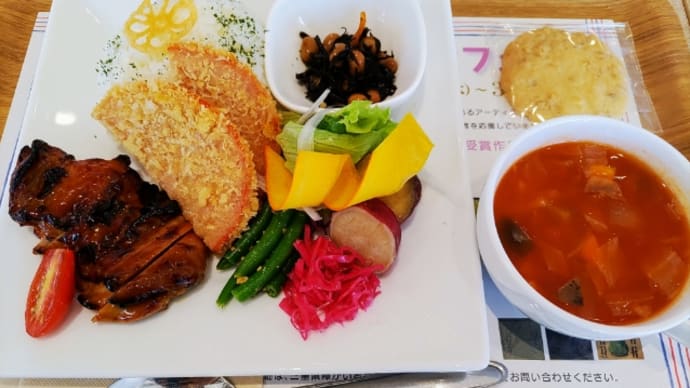カフェサロンえみりあ
