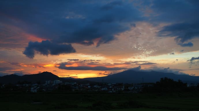 7月13日の夕暮れ(見事な「夕焼けショー」でした・・・)