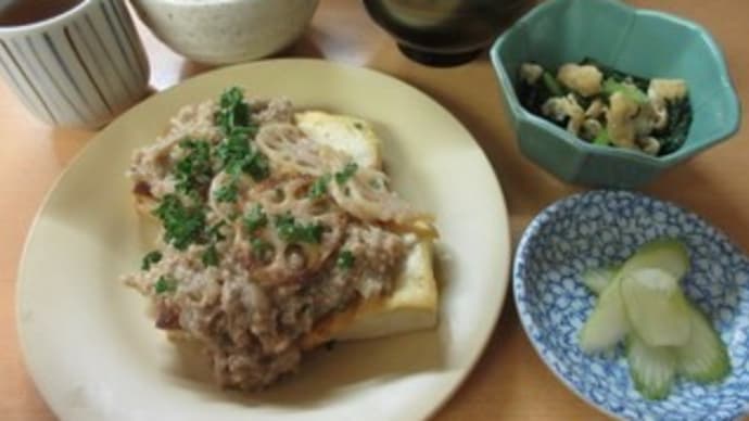 「ほたる2号館」の日替わりランチは、豆腐ステーキ(あんかけ)