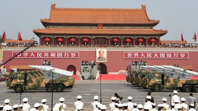 中国建国70周年軍事パレード　評