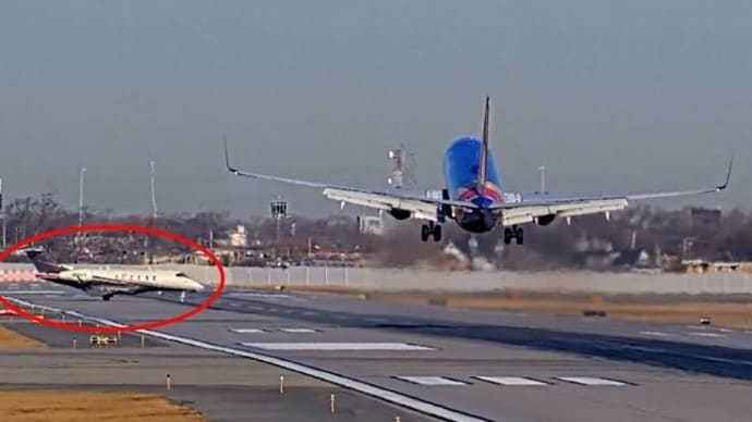 着陸直前の滑走路に別の航空機侵入、米サウスウェスト航空機がゴーアラウンドで衝突回避する。