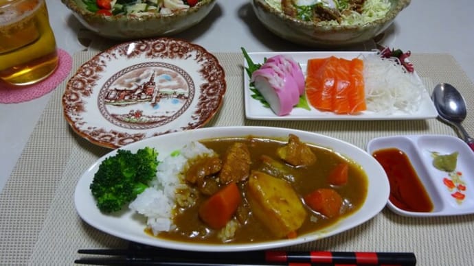 人参とかまぼこの飾り切りでカレーの朝昼晩ご飯🍛