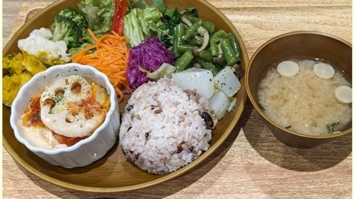 大阪 鳥〇食堂×タニタカフェ