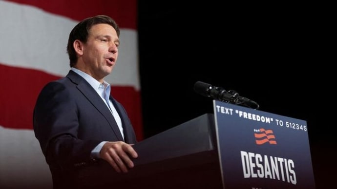 デサンティス氏、トランプ氏を批判 出馬表明後初の対面イベント