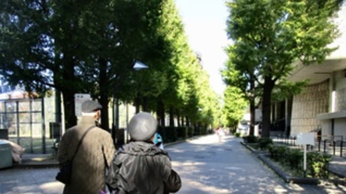 現代童画展に行く 上野のお山散歩