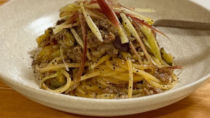 挽肉と茗荷、ナスの餡かけスパゲティ