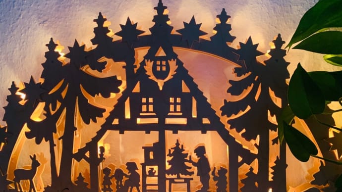 クリスマスの窓辺