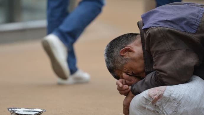死の螺旋に陥った中共、基準金利引き下げ、内需回復を模索=中国