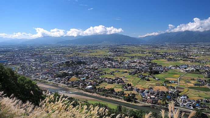 ★松本市城山公園遊歩道から① 2024