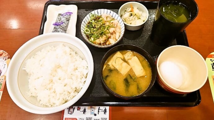 なか卯(茅場町店)でこだわり卵の鶏小鉢朝食+ごはん大盛(2025年5月22日)