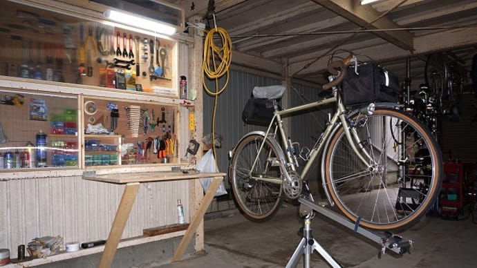 雨のお彼岸は工房にこもって自転車いじり、