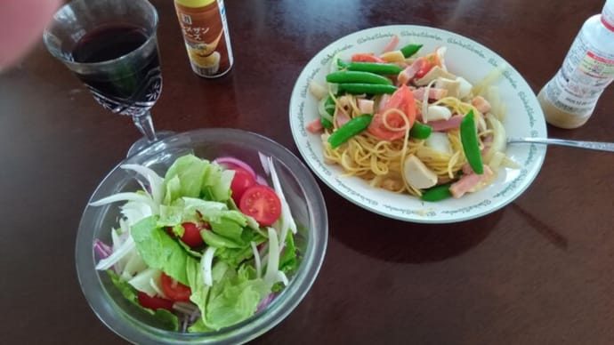 あり合せパスタでランチタイム
