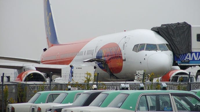 名古屋空港　カンプチア航空　Ｂ７５７－２００　ＸＵ－１２３　撮影日２００３年１１月０９日－１　