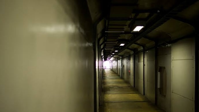 まばたきを軽視する人を襲う、目のダメージの正体