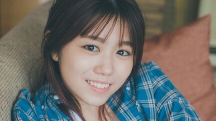 櫻坂46武元唯衣、美脚チラリ ナチュラルな笑顔見せる