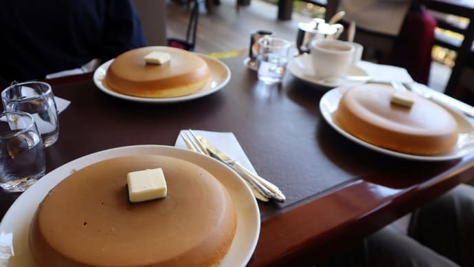 銀座ウエスト 青山ガーデンでホットケーキを食べました。