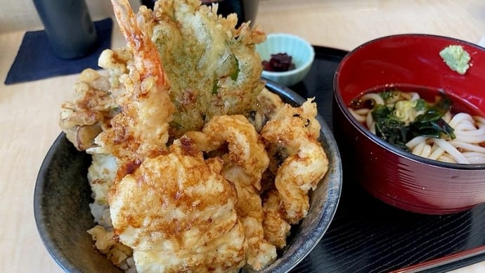 天ぷら あぶり天丼 天じゅんで、活ホタテとエビの天丼セットと嶽きみ天