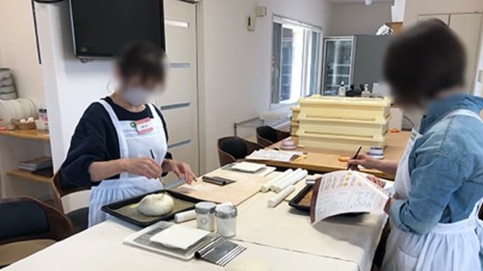 上級コースのクラスの授業です。スコットランドバンズやコーヒーまんじゅうを作りました。