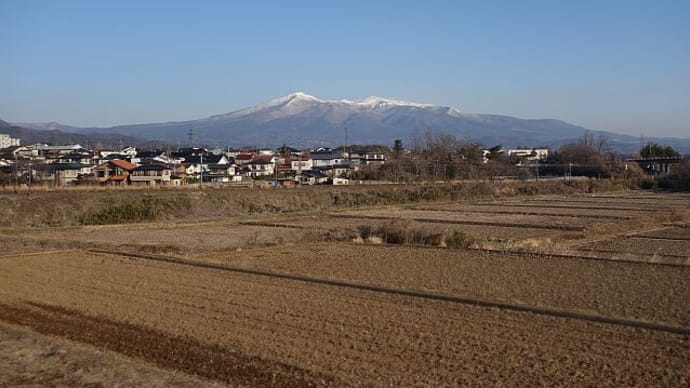 きょうの安達太良(日輪寺の桜を偵察する・・・)