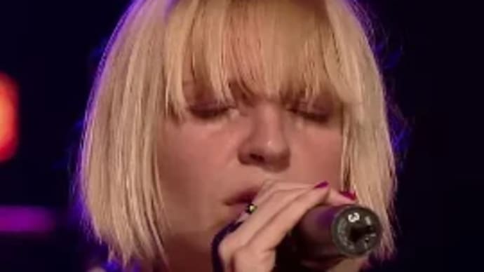 女性ボーカルのSIA(シーア)「アンストップバブル」 LSD 「Thunderclouds」