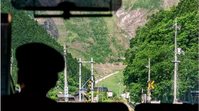 智頭駅を過ぎ鳥取へ向かう