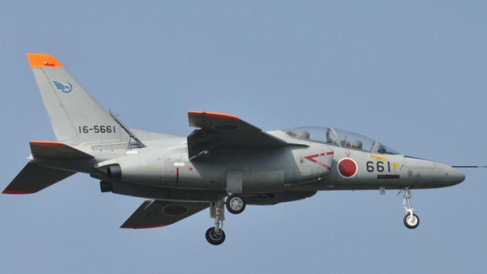 航空自衛隊T-4中等ジェット練習機 16-5661
