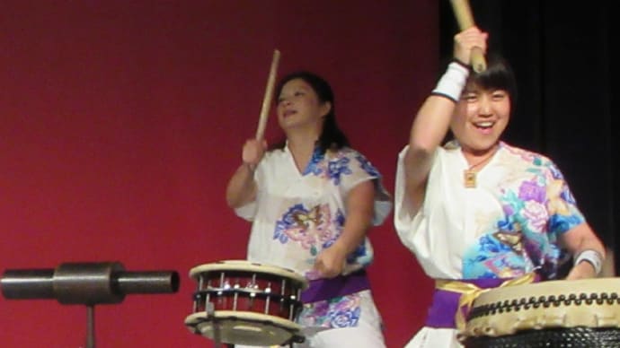 昨日の演奏から!パンツが気になった人がいました。中身♬が見えそうで見えない黄昏(^^♪!