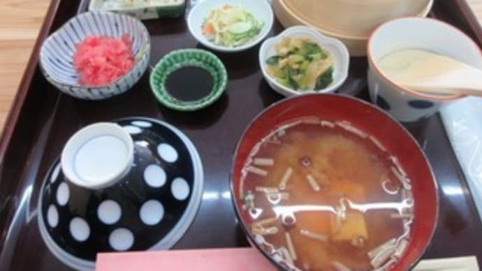 「otomo.（おとも）」、5月23日のご飯セット600円は、タラのから揚げ 山椒タルタルソースとマグロの中おち