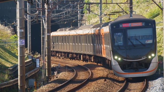 2022年11月3日 東急田園都市線 青葉台 6121F