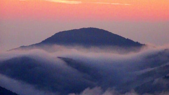 雲海と滝雲・夜明けのきじひき高原２０２３年６月８日   