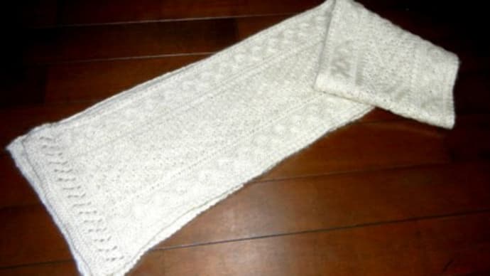 手編みのマフラー