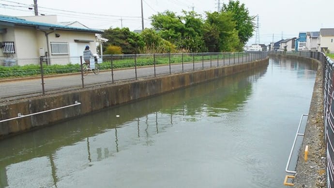 穏やか用水路に轟音