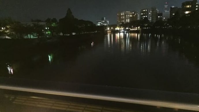 夜の平和記念公園