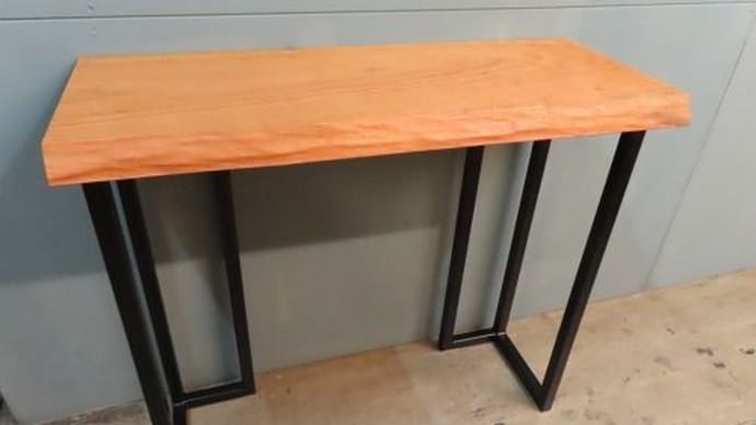 2034、お客様からのご依頼にて、カウンター台を作らせて頂きました。一枚板と木の家具の専門店エムズファニチャーです。