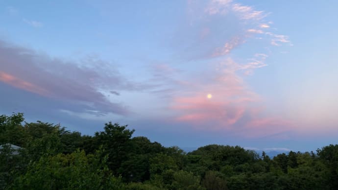 午前4時の空