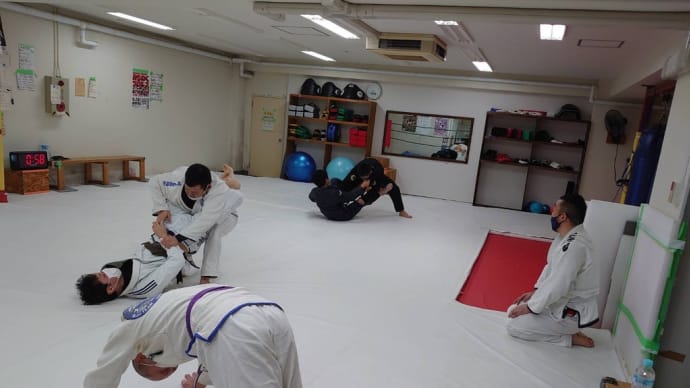 （月）ブラジリアン柔術クラス19:30〜