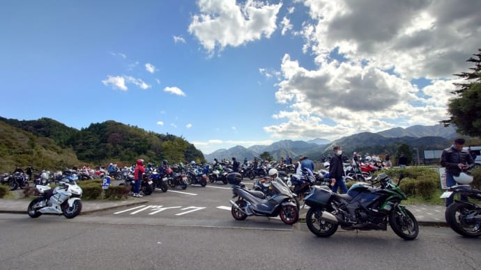 爽やかな秋空 宮ヶ瀬湖ツーリング