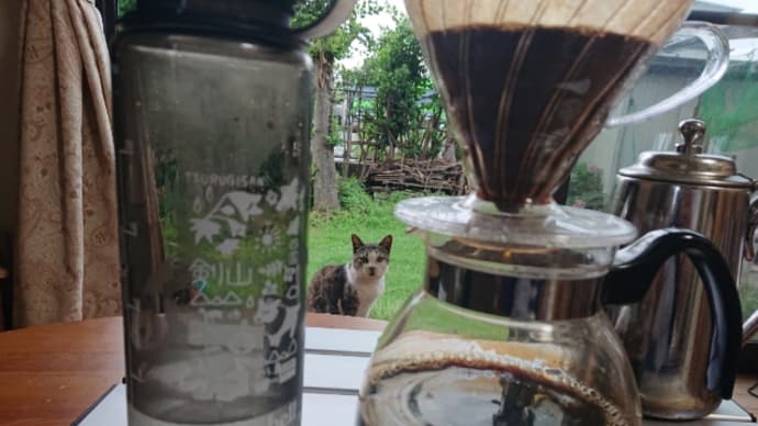 今朝は剣山の水でコーヒー
