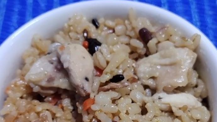 【08/20晩御飯】ヤマモリ/旨みだし地鶏釜めし、有田鶏追加したんだね:D