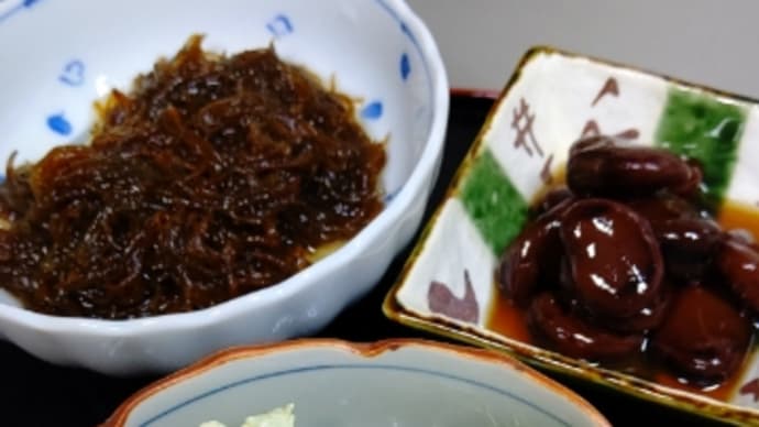 うちのごはん ブロッコリーサラダ と もずく と しょうゆ豆(^.^)
