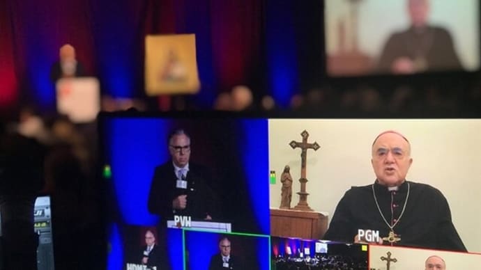 マイケル・マット、ヴィガノ大司教にインタビュー:カトリック・アイデンティティー会議にて:教会の危機に対する最も強力な武器となる古代のミサを、真の超自然の精神をもって惜しみなく受け入れてください。
