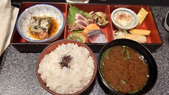 出社して作造さんのお世話になり長蛇の列でチキンな夕餉を断念し食ったお得な餃子が悪くなかった