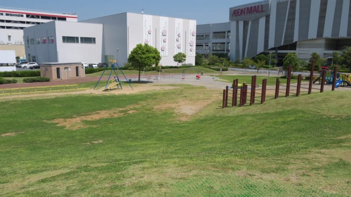 7月のイオンモール幕張新都心:人の気配がない千葉市立豊砂公園内を通り抜けて PART2