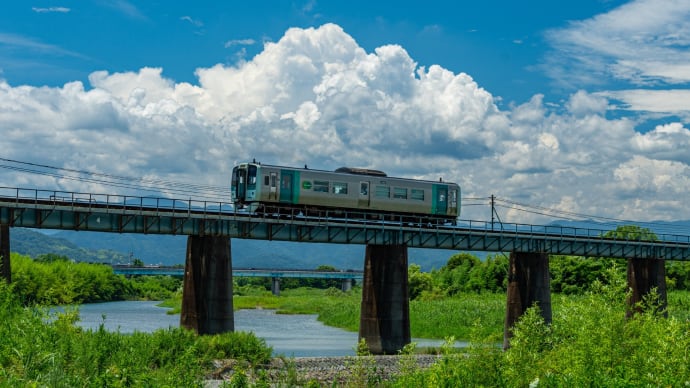 夏空と列車