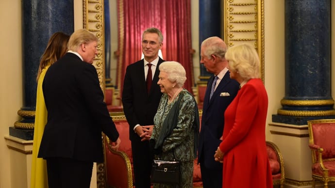 バッキンガム宮殿で女王様主催、NATOレセプション