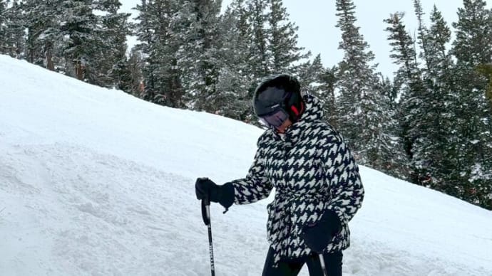スキーを楽しむケルシー・メリット