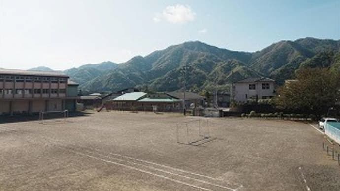 図書委員さんが読み聞かせをしてくれました。